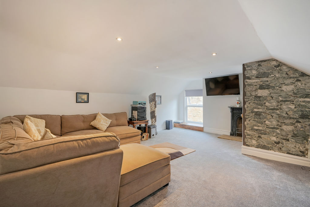 90 Southgate Eckington
